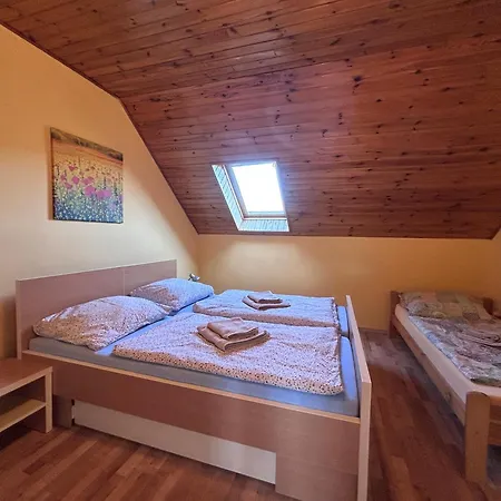 Appartement Kašná Hôrka V Blízkosti Jazera Tajch, Nová Baňa *