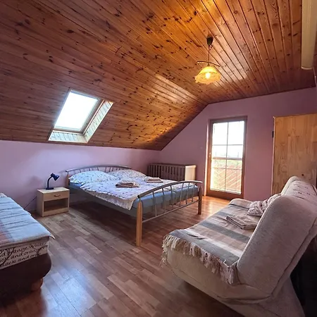 Kašná Hôrka V Blízkosti Jazera Tajch, Nová Baňa Appartement