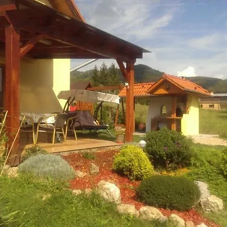 Kašná Hôrka V Blízkosti Jazera Tajch, Nová Baňa Appartement